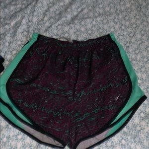 Nike shorts S